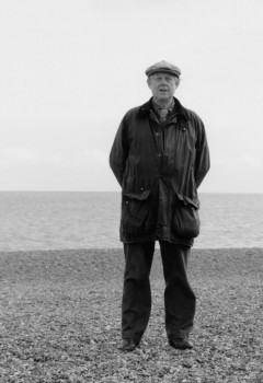 Down by the sea: Herbert Lomas in Aldeburgh. - Photo: Soila Lehtonen