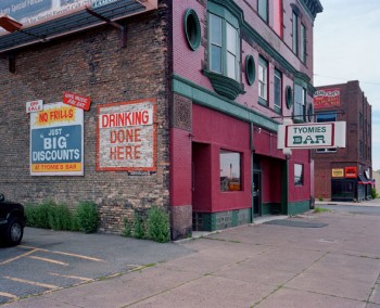 Drinking with the workmen: The Työmies Bar. Superior, Wisconsin, USA (2007)